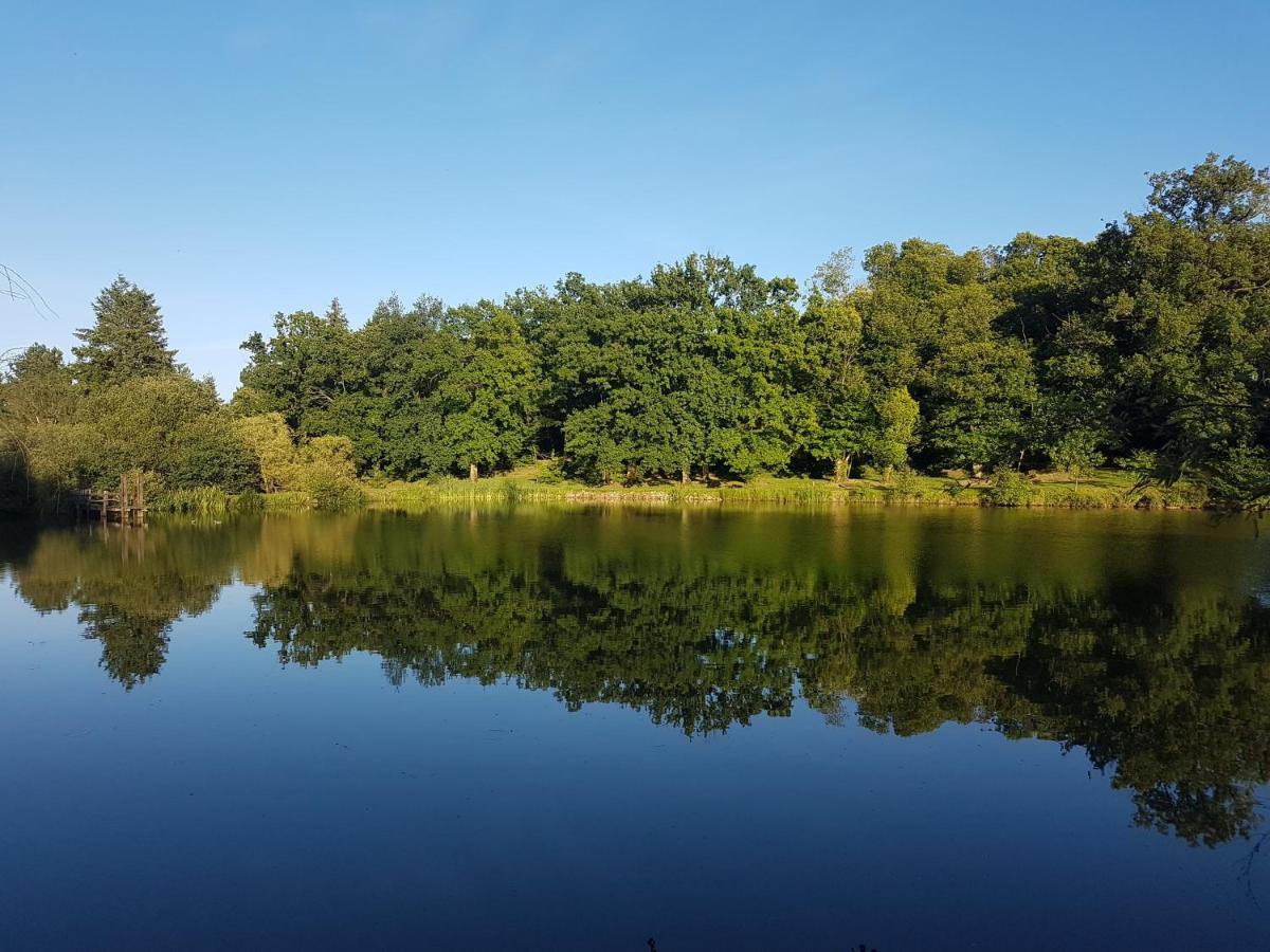 Camping De La Chagnee Saint-Aubin-le-Cloud Bagian luar foto