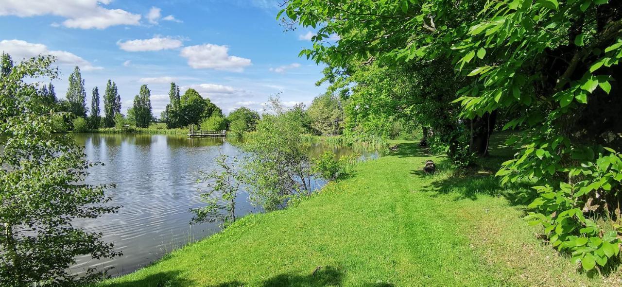 Camping De La Chagnee Saint-Aubin-le-Cloud Bagian luar foto