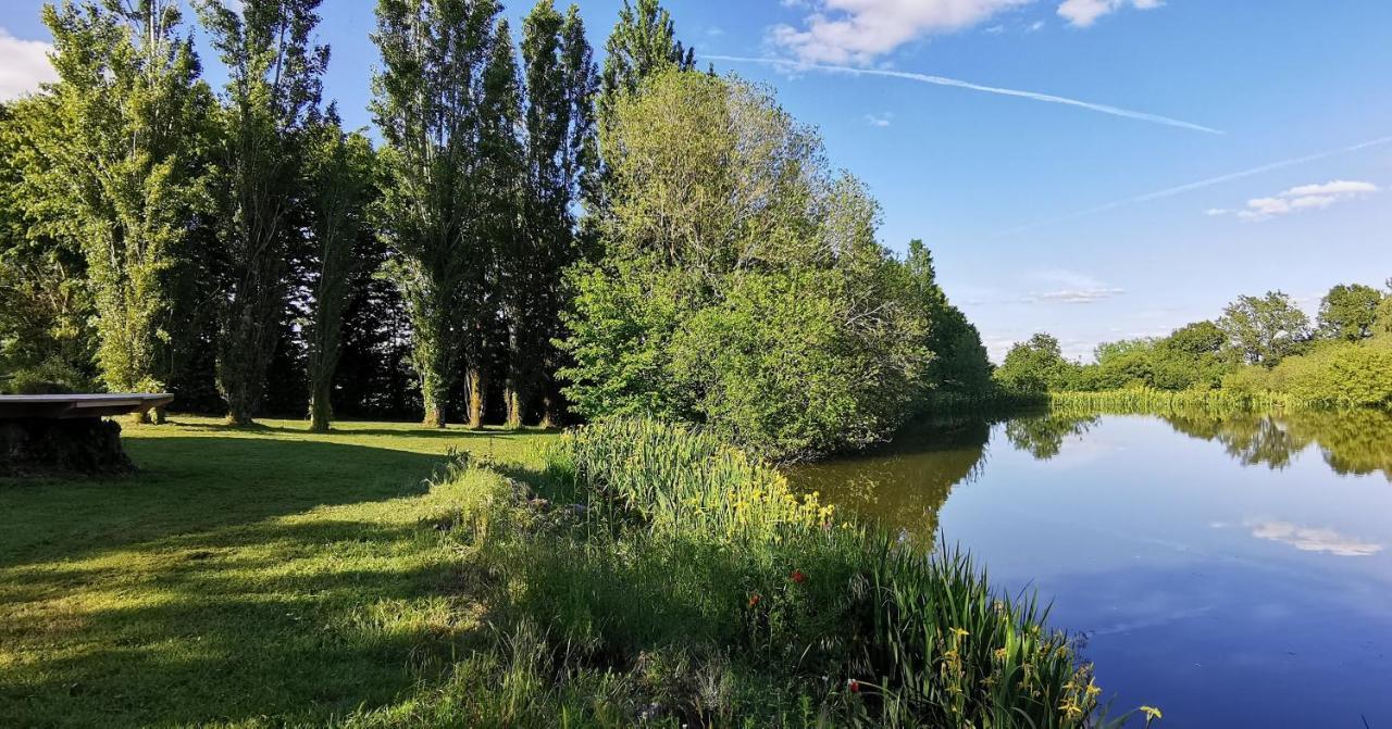 Camping De La Chagnee Saint-Aubin-le-Cloud Bagian luar foto